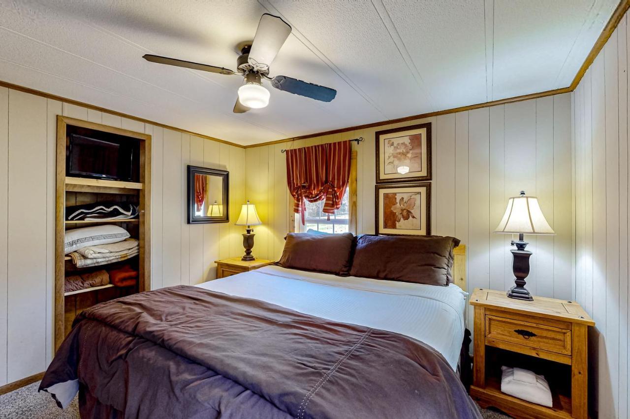 Pine Woods Cabin McHenry Eksteriør bilde