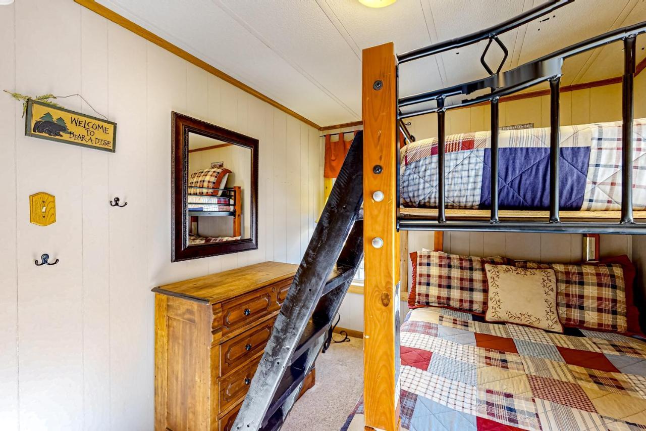 Pine Woods Cabin McHenry Eksteriør bilde